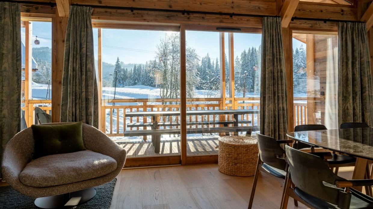 luxury-ski-chalets-les-gets-chalet-grizzly-oxford-ski-living (1).jpg