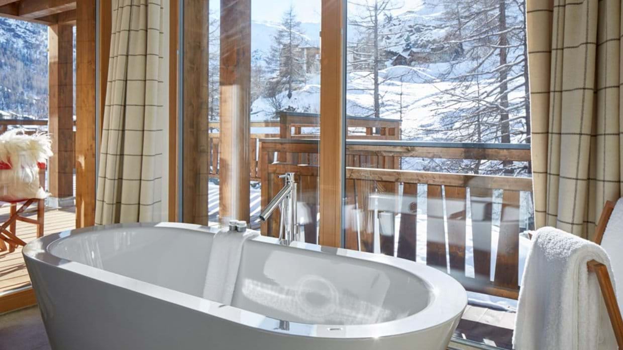 Luxury-Ski-Apartment-Zermatt-Apartment-Panorama-Oxford-Ski-Bathroom.jpg