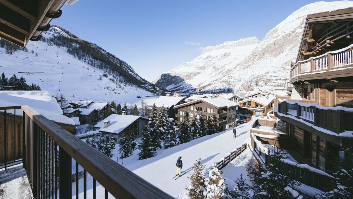 luxury-ski-chalets-val-disere-chalet-la-tene-oxford-ski-view.jpg