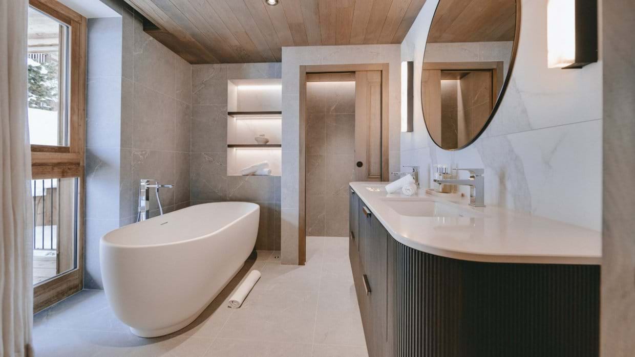 luxury-ski-chalets-val-disere-chalet-la-tene-oxford-ski-bathroom1.jpg