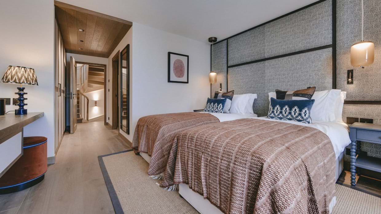 luxury-ski-chalets-val-disere-chalet-la-tene-oxford-ski-bedroom2 (1).jpg