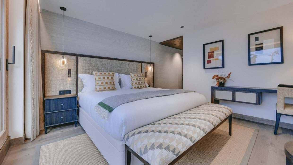 luxury-ski-chalets-val-disere-chalet-la-tene-oxford-ski-bedroom3 (1).jpg