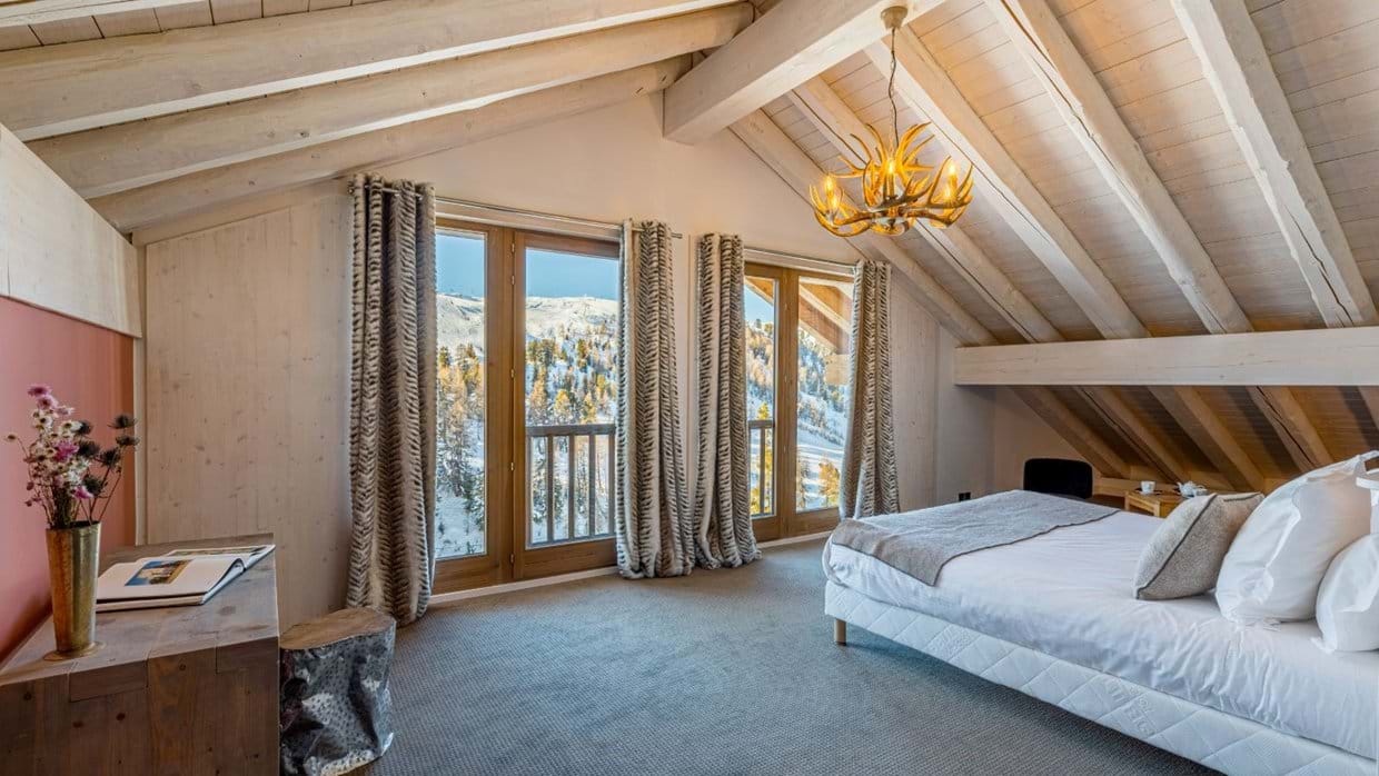 Luxury-Ski-Chalet-La Plagne-Chalet-Hugo-Oxford-Ski- Bedroom 1.jpg