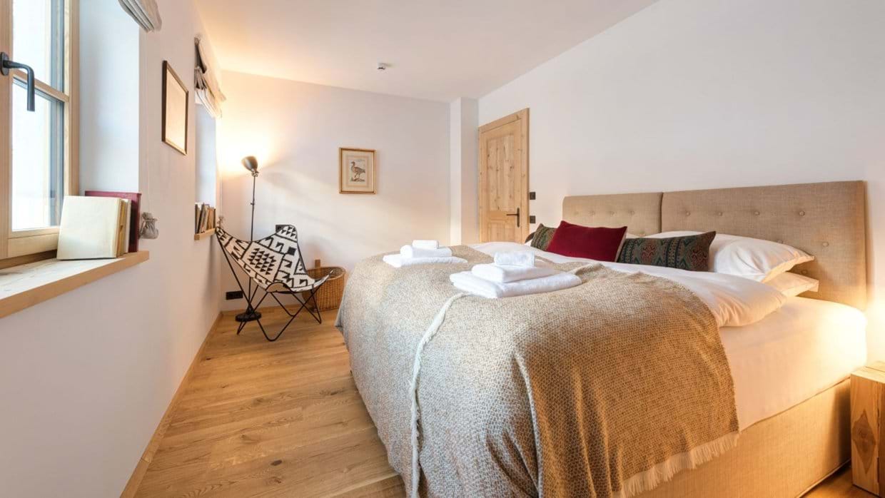Luxury-Ski-Chalet-St-Anton-Chalet-Silver-Fox-1-Oxford-Ski-Bedroom (4).jpg