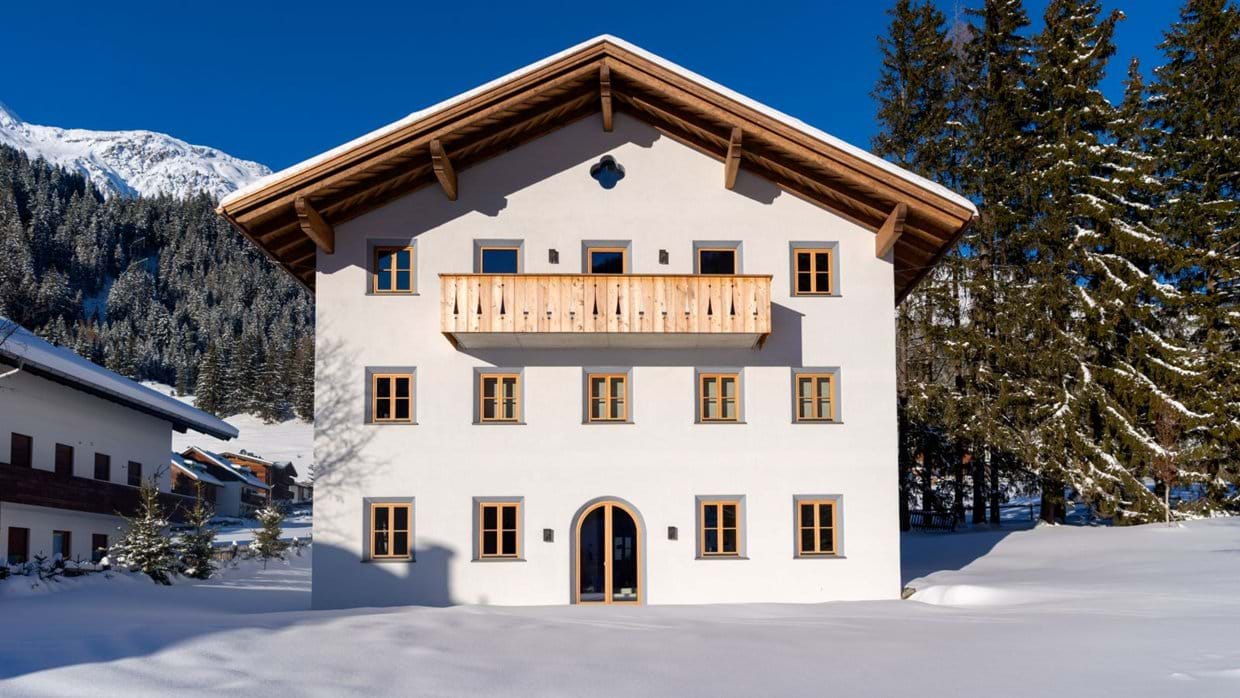 Luxury-Ski-Chalet-St-Anton-Chalet-Silver-Fox-1-Oxford-Ski-Exterior1.jpg