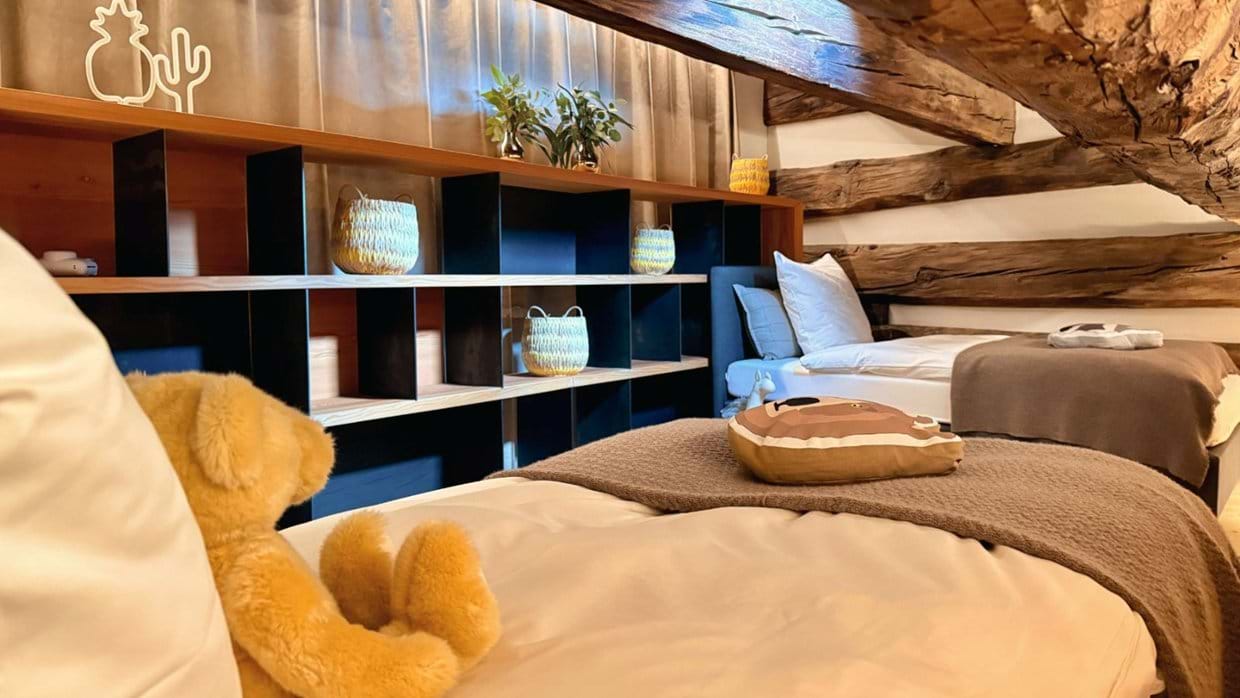 luxury-ski-chalet-st-moritz-chesa-laret-oxford-ski-bedroom6 (1).jpg