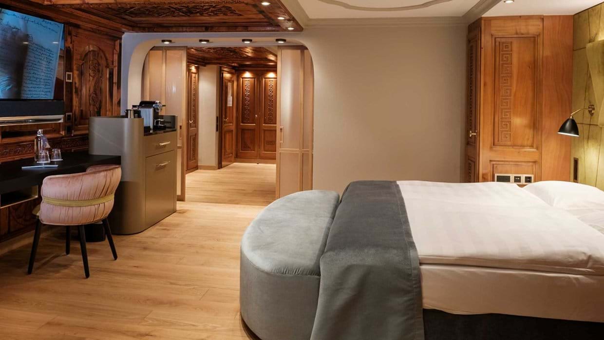 Hotel Alex - Room 7 (1).jpg