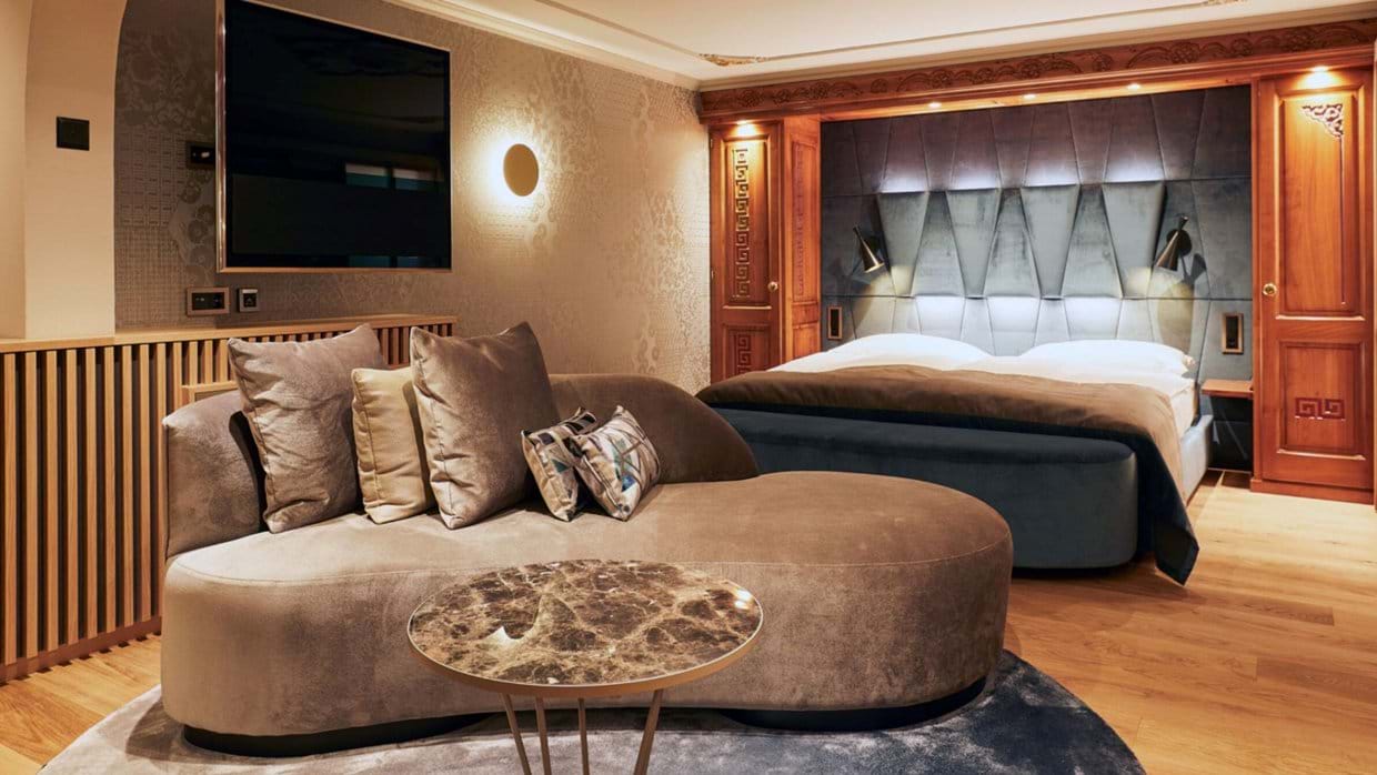 Hotel Alex - Room 3 (1).jpg