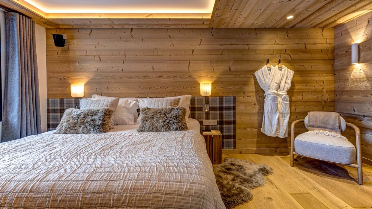Luxury-Ski-Chalet-Chamonix-Chalet-Josephone-Oxford-Ski-Bedroom (2).jpg