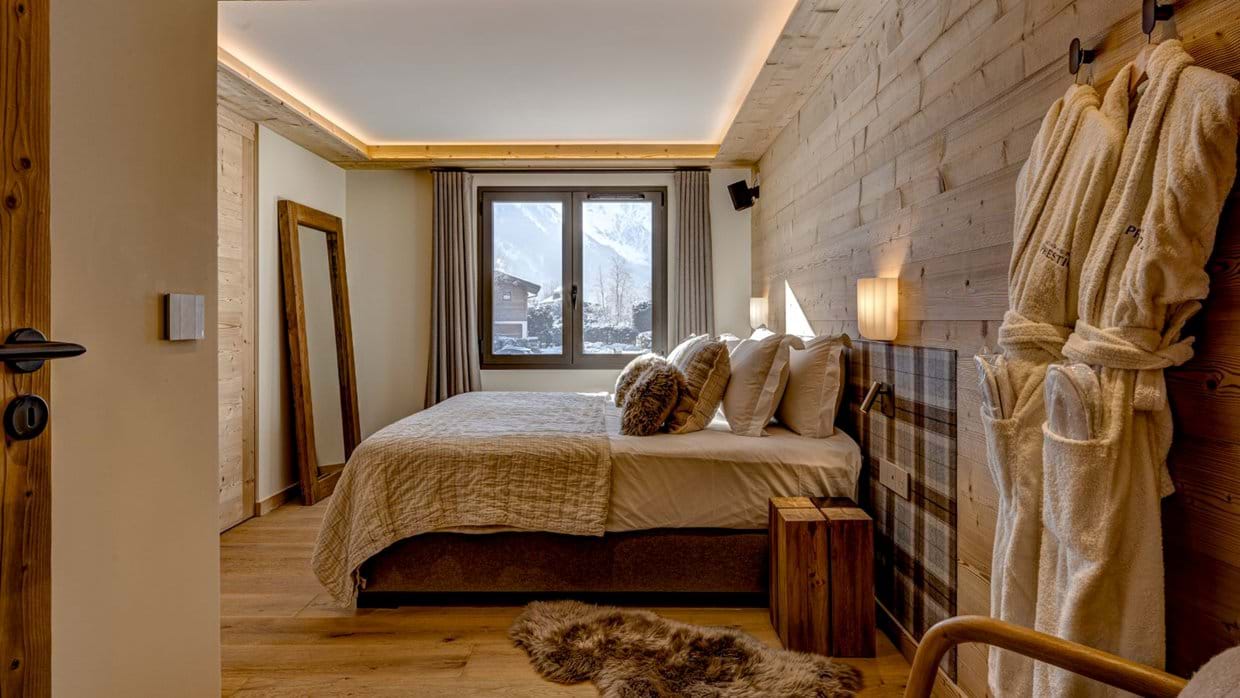 Luxury-Ski-Chalet-Chamonix-Chalet-Josephone-Oxford-Ski-Bedroom (4).jpg