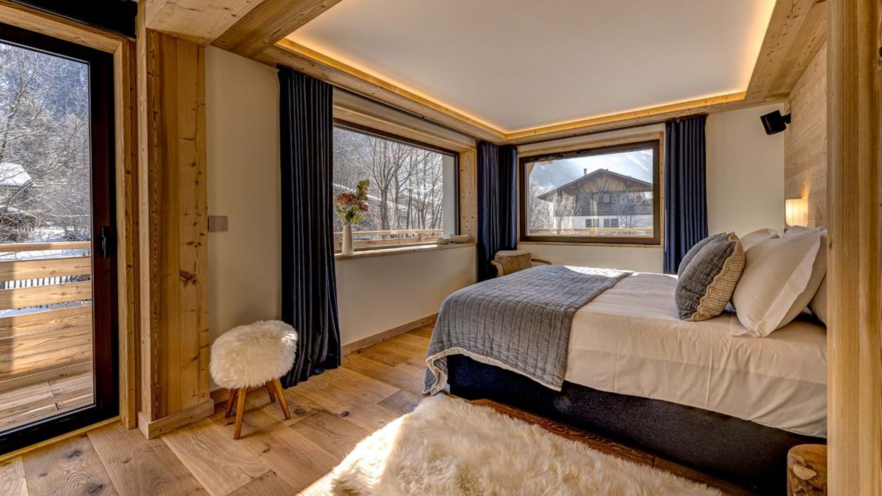 Luxury-Ski-Chalet-Chamonix-Chalet-Josephone-Oxford-Ski-Bedroom (5).jpg