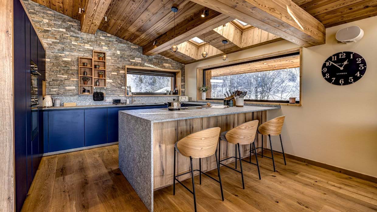 Luxury-Ski-Chalet-Chamonix-Chalet-Josephone-Oxford-Ski-Breakfast-Bar.jpg