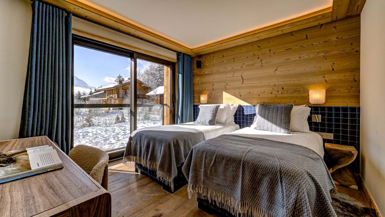 Luxury-Ski-Chalet-Chamonix-Chalet-Josephone-Oxford-Ski-Twin-Bedroom (10).jpg