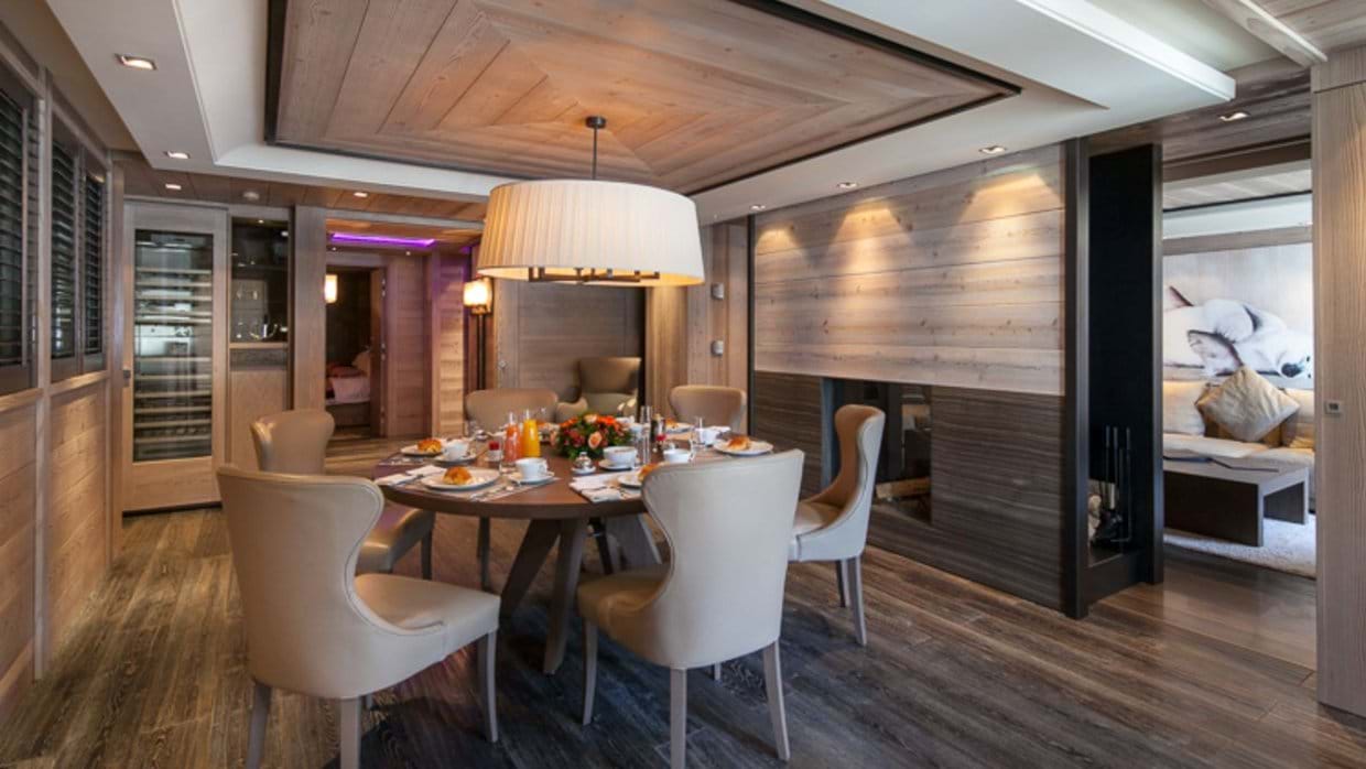 luxury-ski-chalets-courchevel-1850-beryl-apartment-oxford-ski-dining (2).jpg