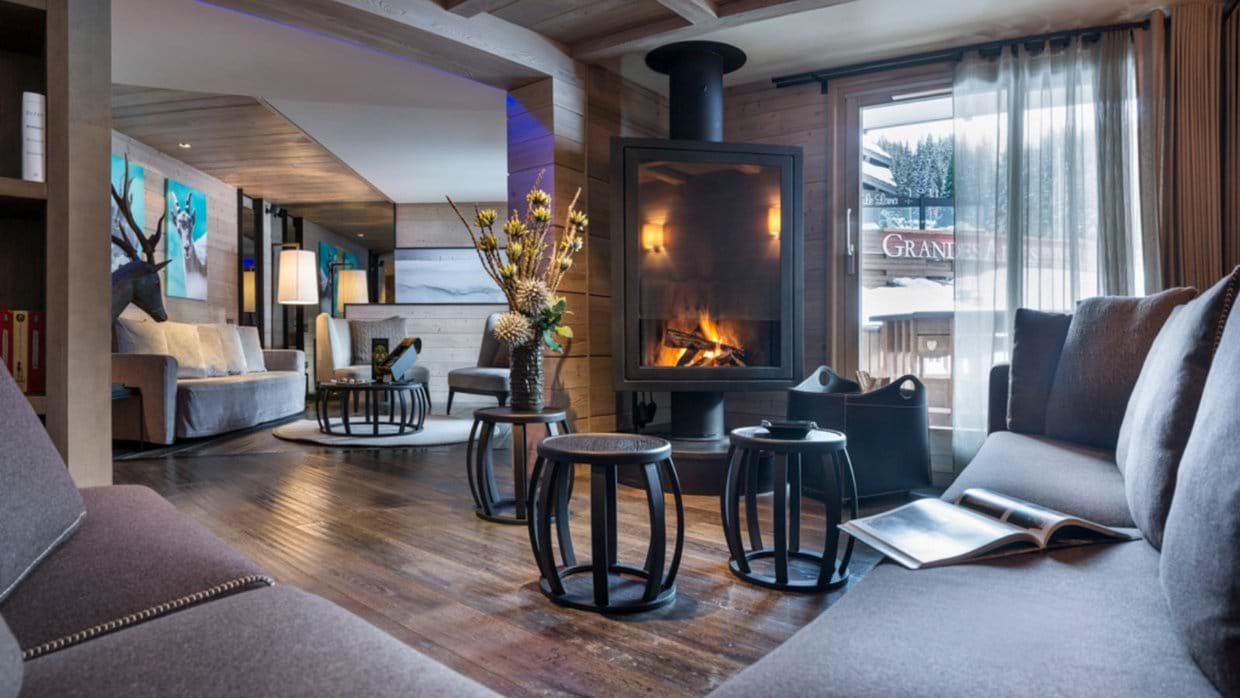 luxury-ski-chalets-courchevel-1850-garnet-apartment-oxford-ski-living (2).jpg