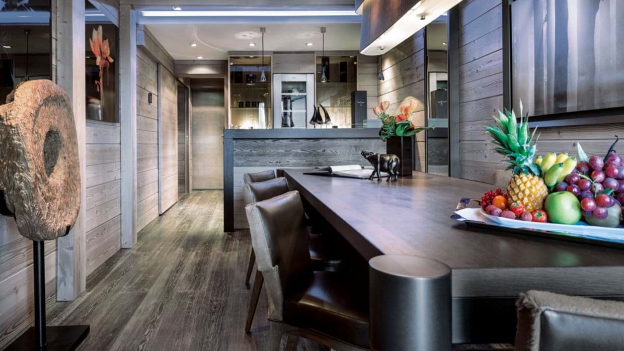 luxury-ski-chalets-courchevel-1850-garnet-apartment-oxford-ski-dining (1).jpg