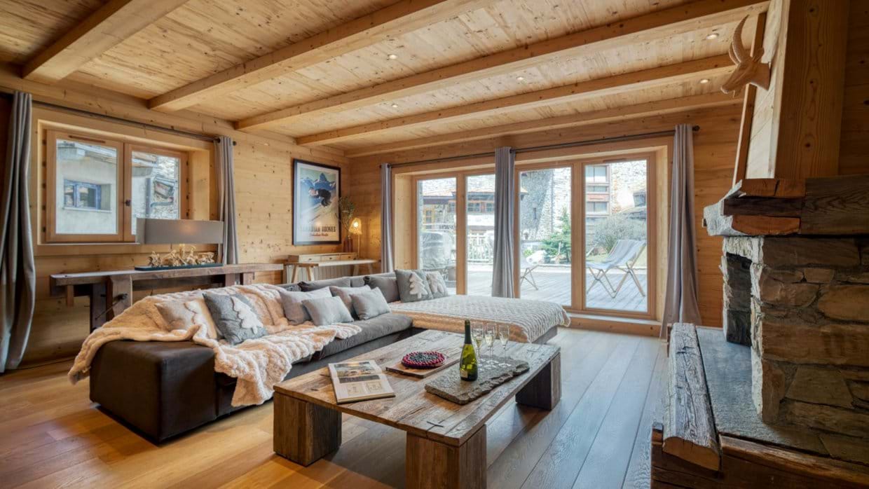 Luxury-Ski-Chalet-Val-d-Isere-Chalet-Sarire-Oxford-Ski-Lounge5.jpg