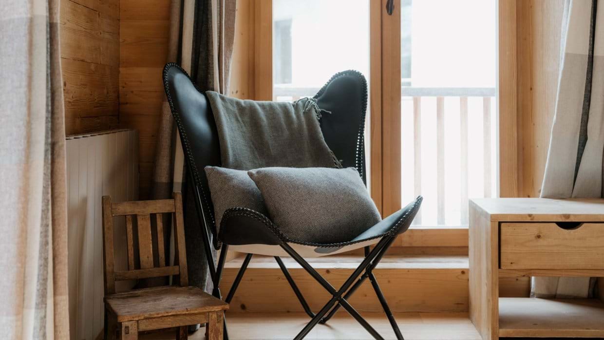 Luxury-Ski-Chalet-Val-d-Isere-Chalet-Sarire-Oxford-Ski-bedroom (24).jpg