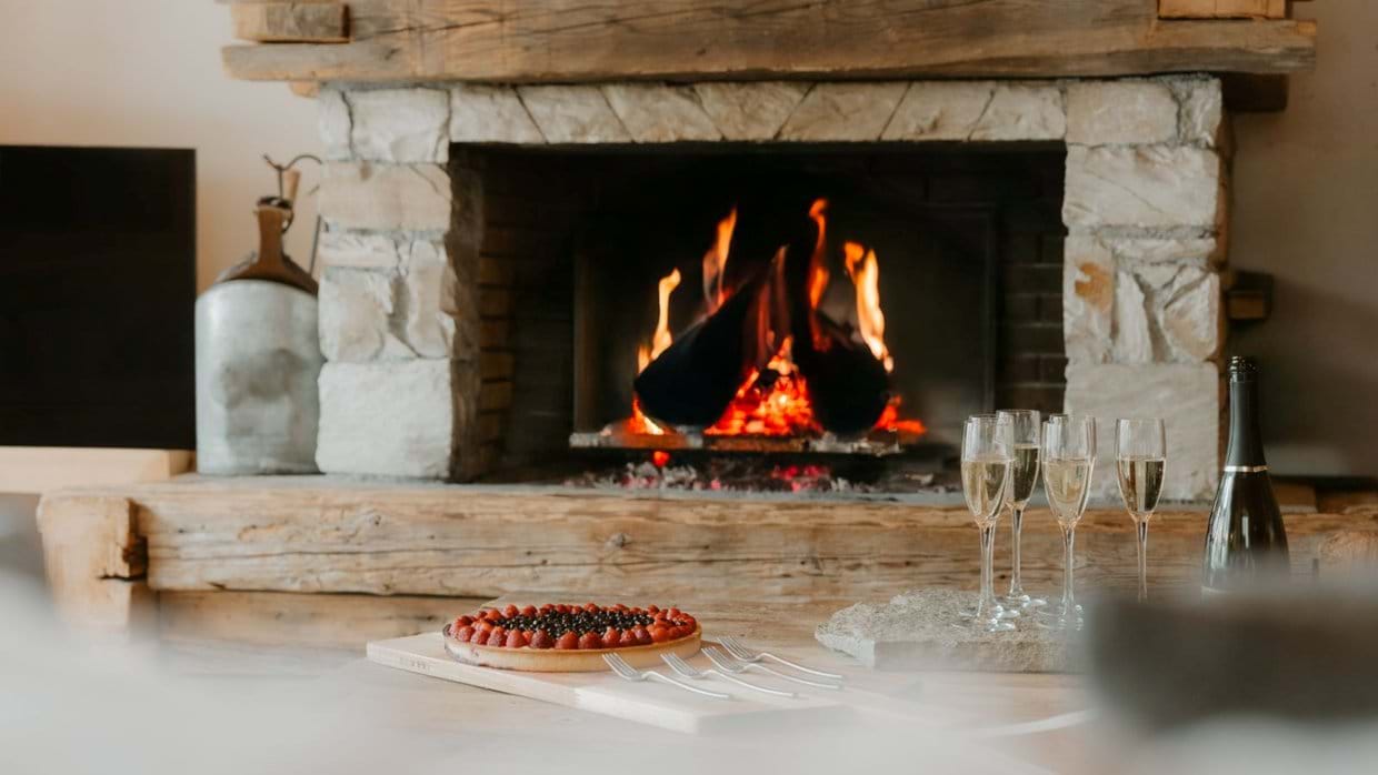 Luxury-Ski-Chalet-Val-d-Isere-Chalet-Sarire-Oxford-Ski-Fireplace.jpg