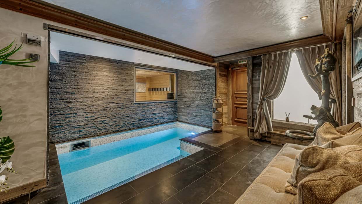luxury-ski-chalets-courchevel-chalet-st-christophe-oxford-ski-pool.jpg