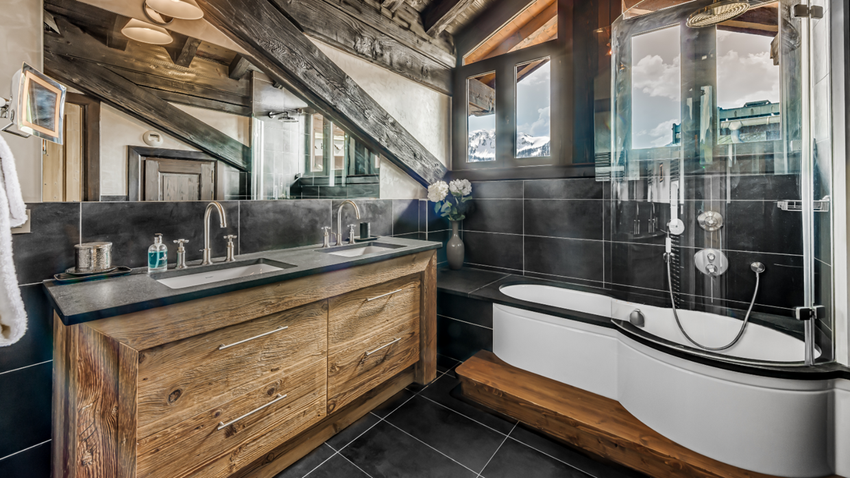 luxury-ski-chalets-courchevel-chalet-st-christophe-oxford-ski (2).png