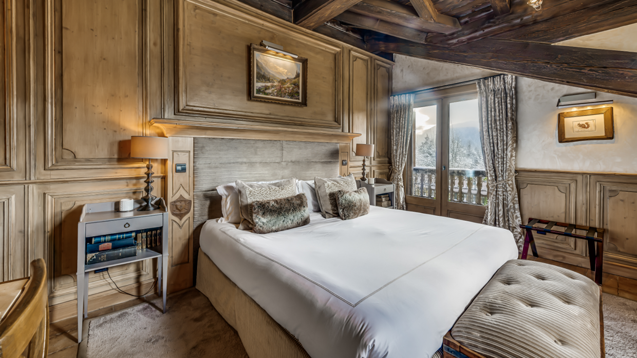 luxury-ski-chalets-courchevel-chalet-st-christophe-oxford-ski-bedroom1.png