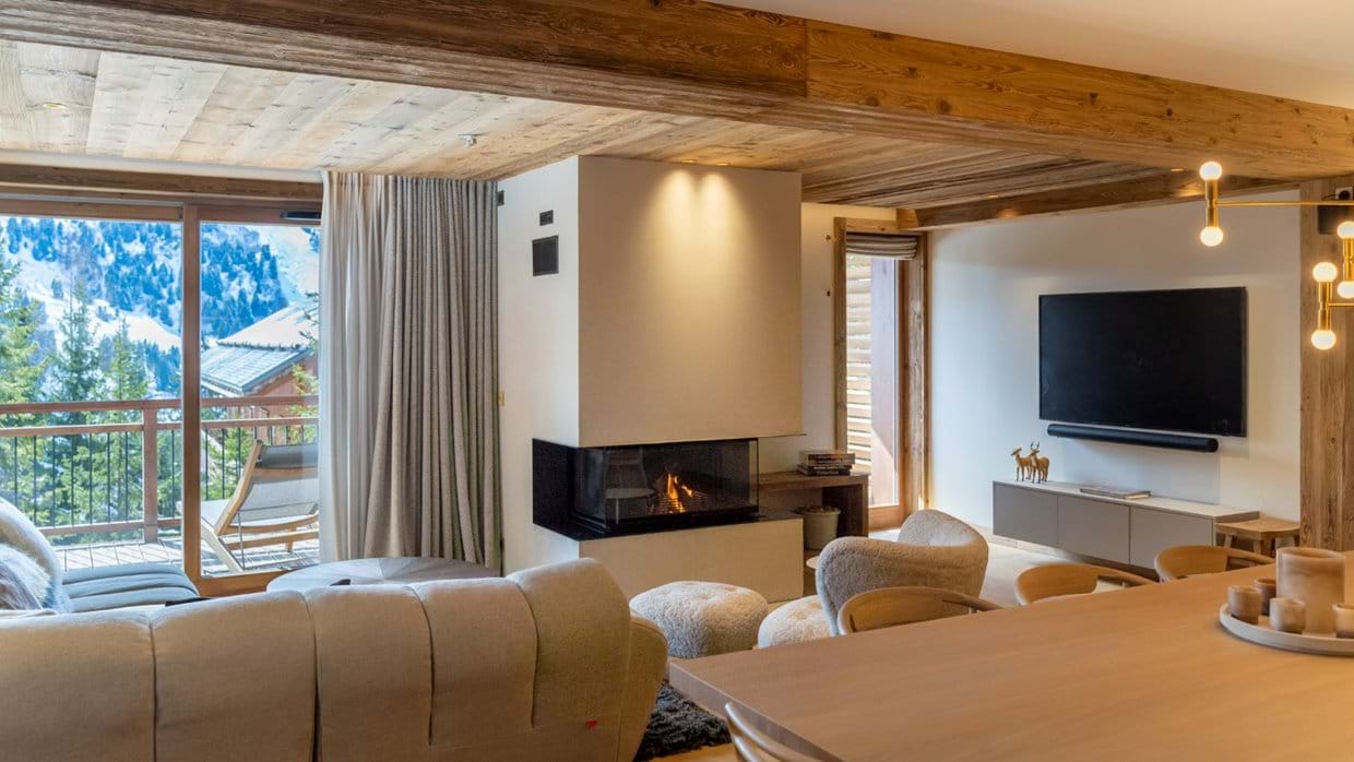Luxury-Ski-Chalet-Meribel-Chalet-Portillo-Oxford-Ski-Lounge2.jpg