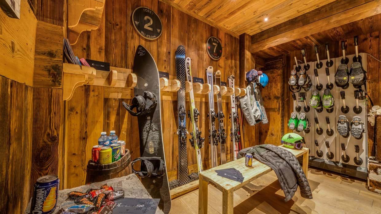 luxury-ski-chalets-val-disere-chalet-lhotse-oxford-ski-boot-ski-room.jpg