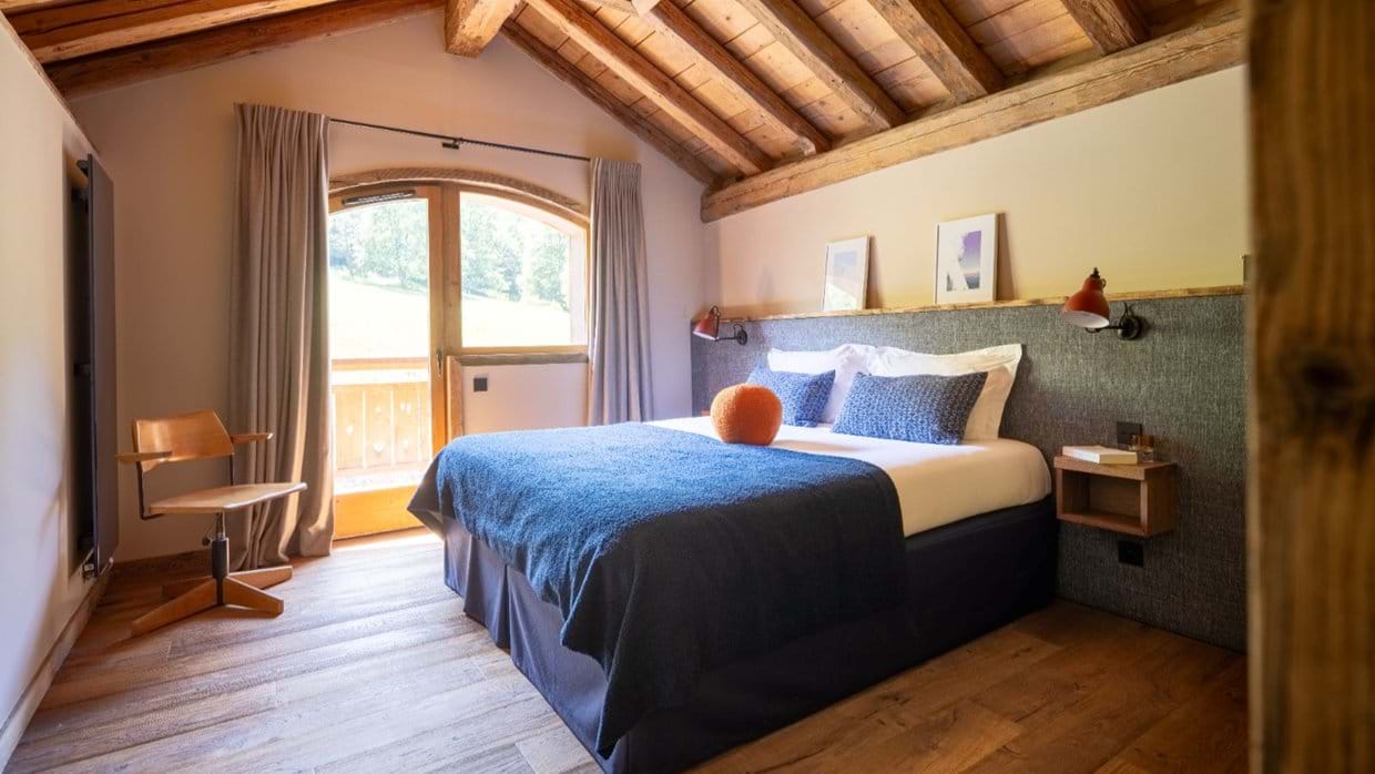 Luxury-Ski-Chalet-Meribel-Chalet-Orchidee-Oxford-Ski-Bedroom (13).jpg