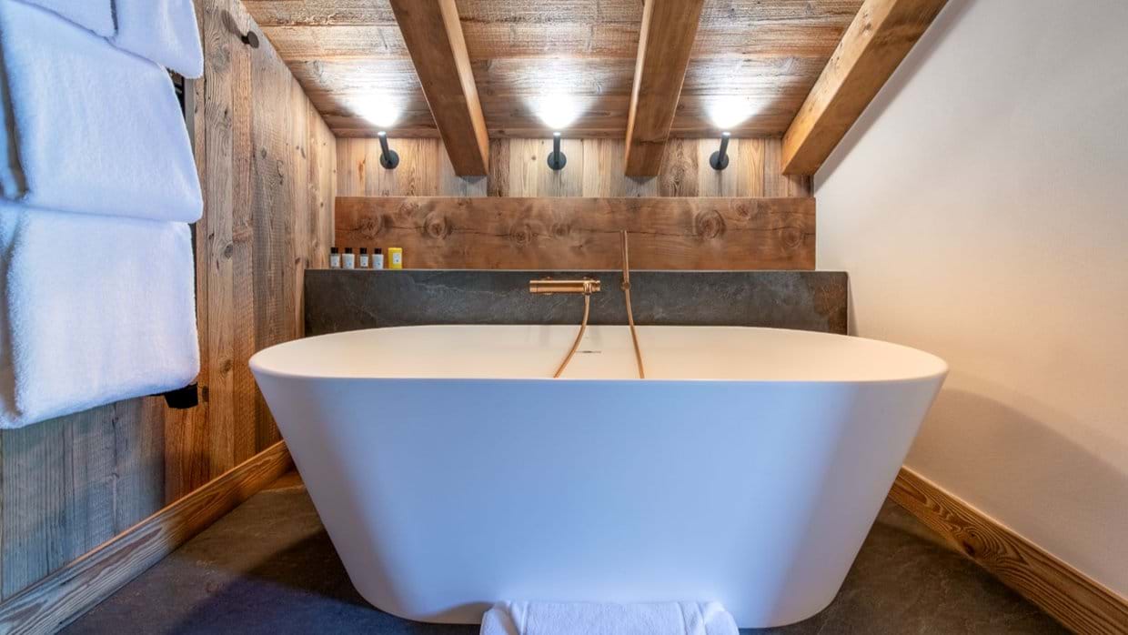 Luxury-Ski-Chalet-Meribl-Chalet-Caribou-Oxford-Ski-Bathroom.jpg