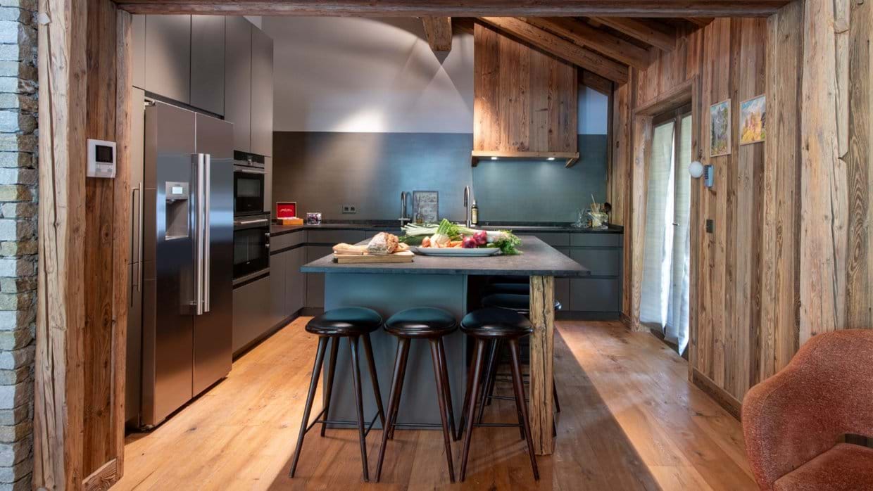 Luxury-Ski-Chalet-Val-D-Isere-Chalet-Lashca-Oxford-Ski-Kitchen.jpg