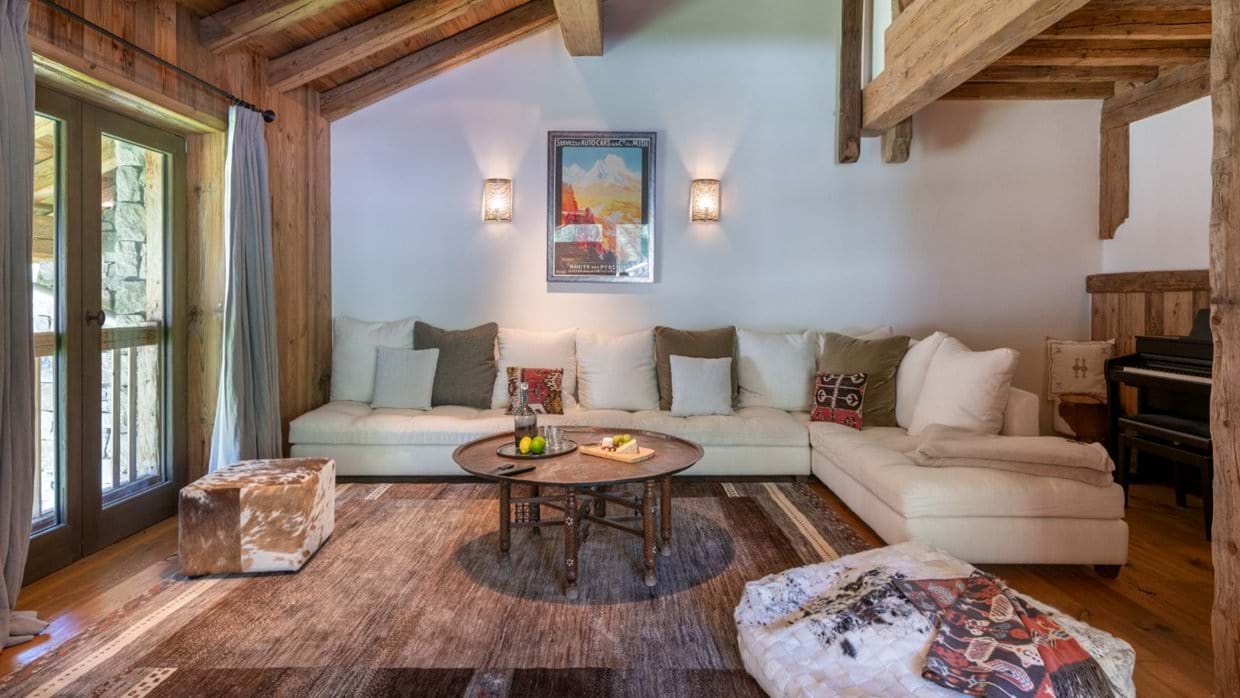 Luxury-Ski-Chalet-Val-D-Isere-Chalet-Lashca-Oxford-Ski-Lounge2.jpg