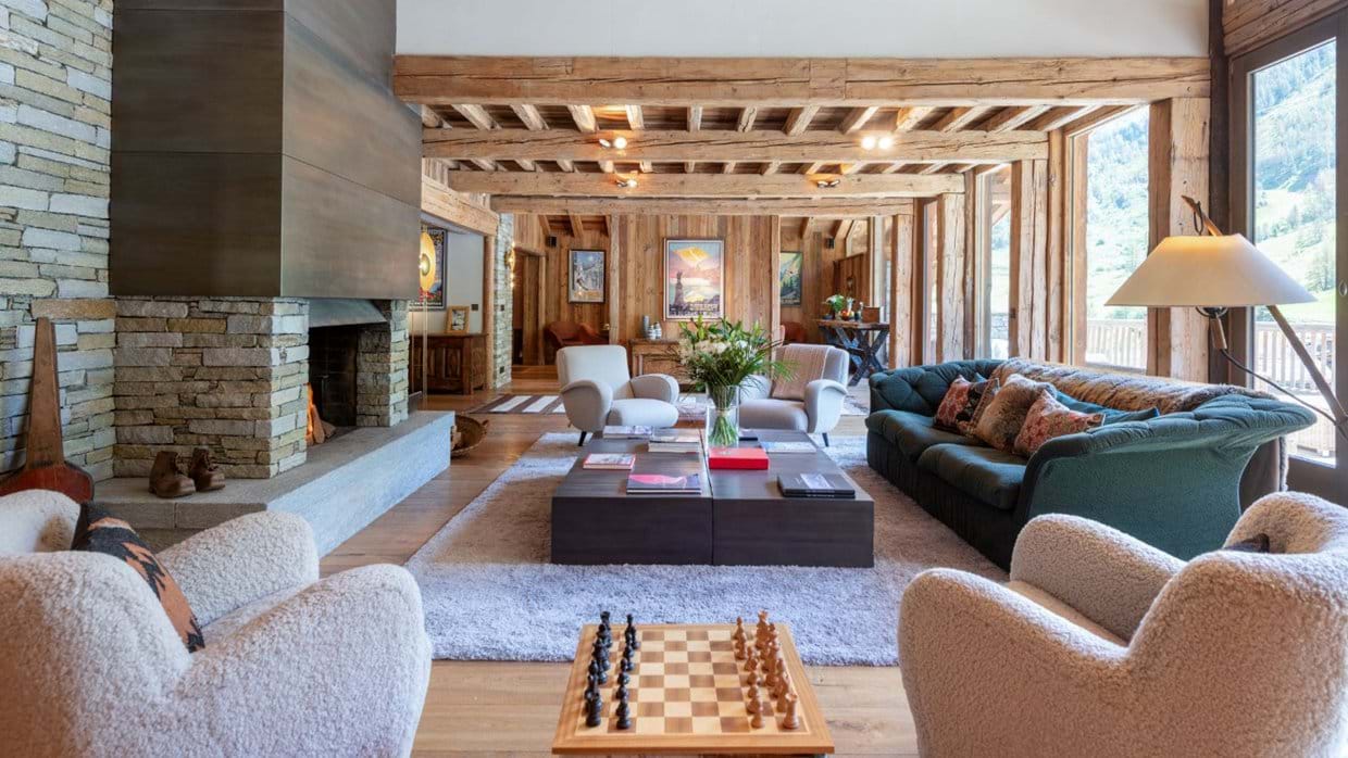 Luxury-Ski-Chalet-Val-D-Isere-Chalet-Lashca-Oxford-Ski-Lounge5.jpg