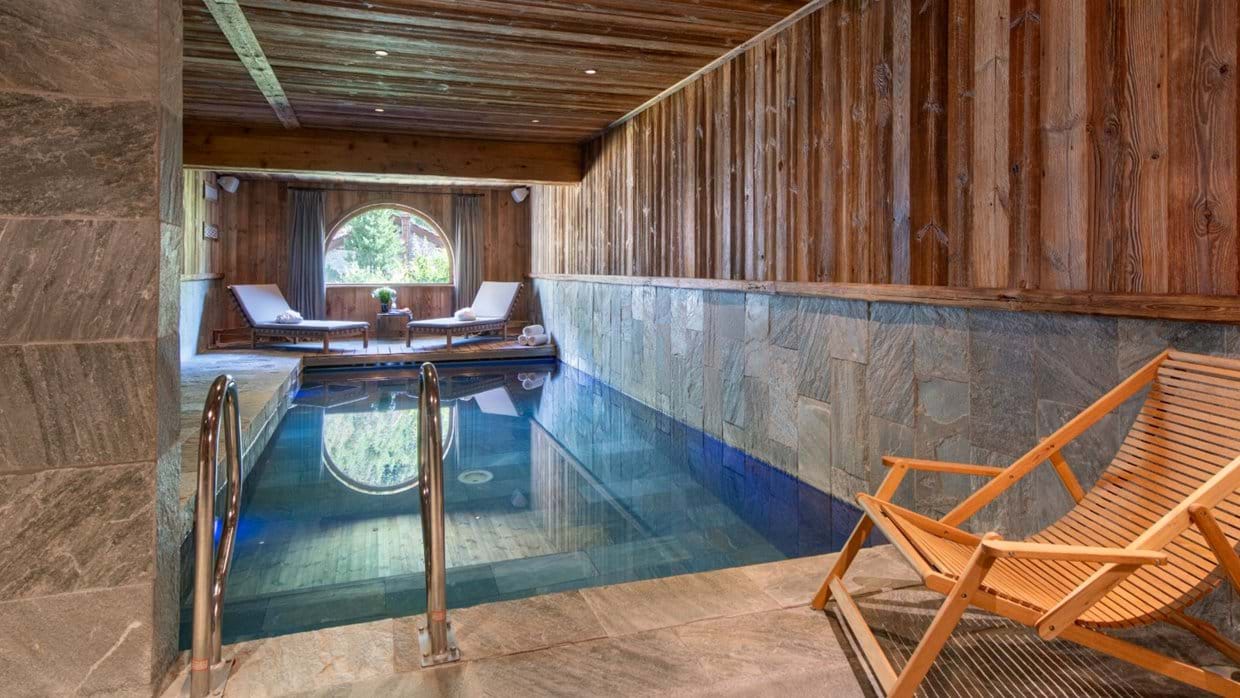 Luxury-Ski-Chalet-Val-D-Isere-Chalet-Lashca-Oxford-Ski-Pool2.jpg