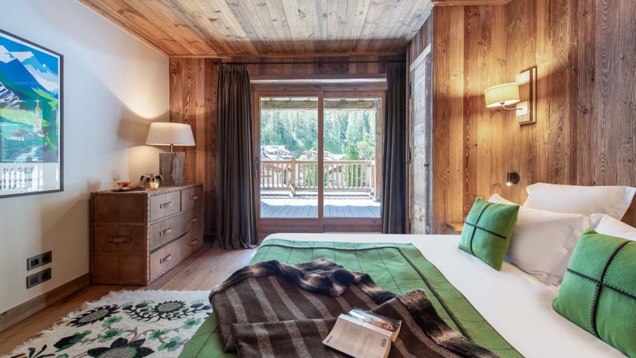 Luxury-Ski-Chalet-Val-D-Isere-Chalet-Lashca-Oxford-Ski-Bedroom (3).jpg