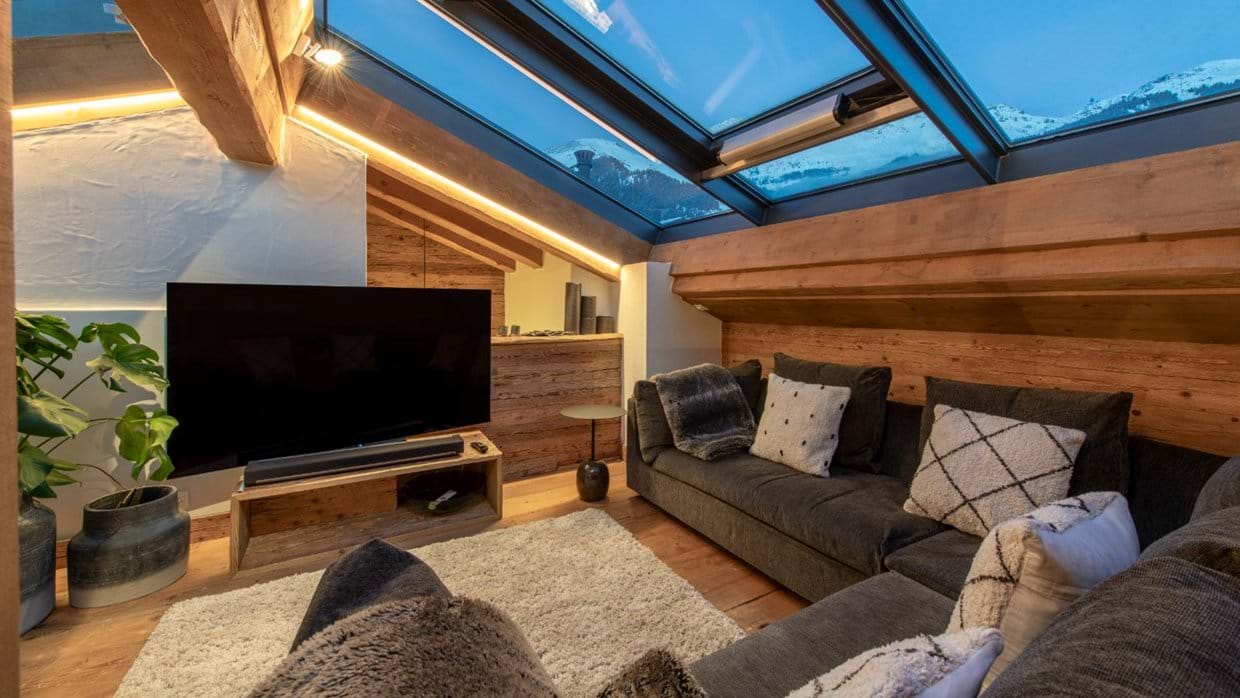 Glass roof on the mezzanine at Treize Etoiles.jpg