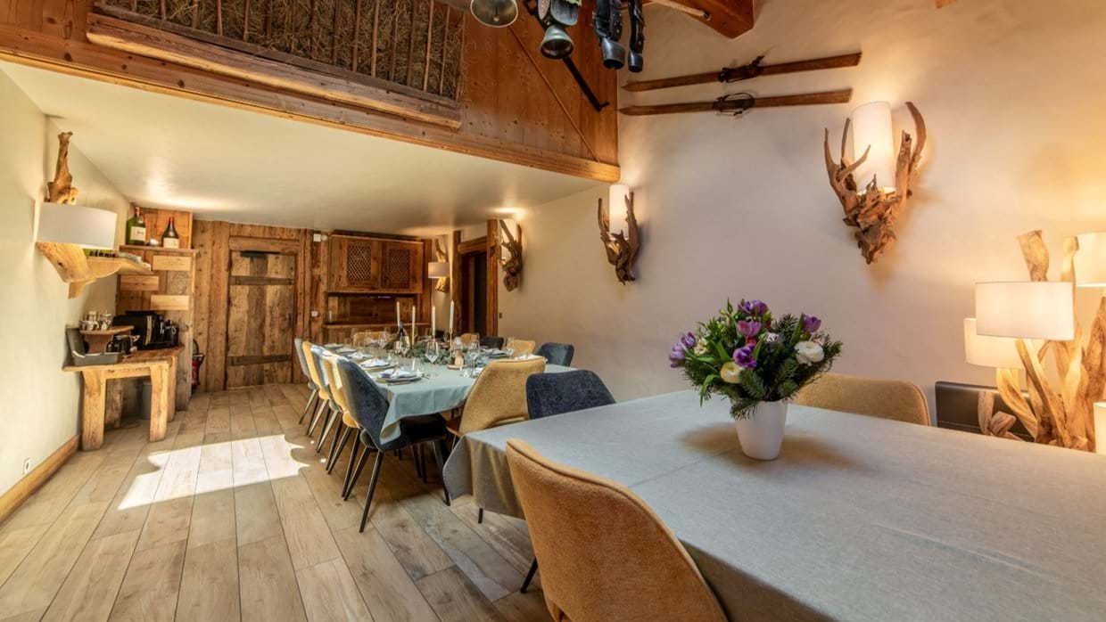 luxury-ski-chalets-meribel-ferme-de-mon-grand-pere-oxford-ski-dining (3).jpg